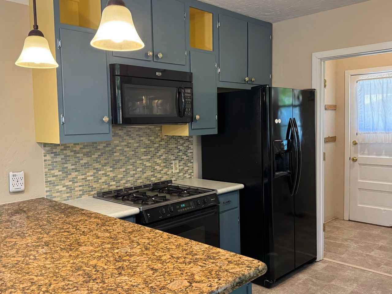 820 Vassar Dr Ne - Photo 7 of 25