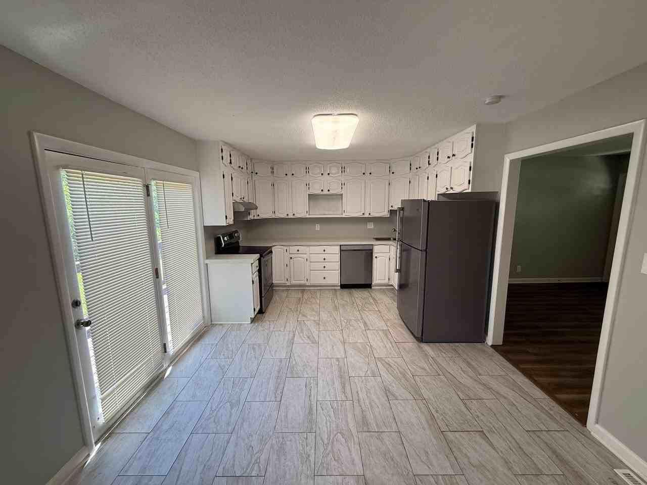 13701 11th Ter - Photo 2 of 5