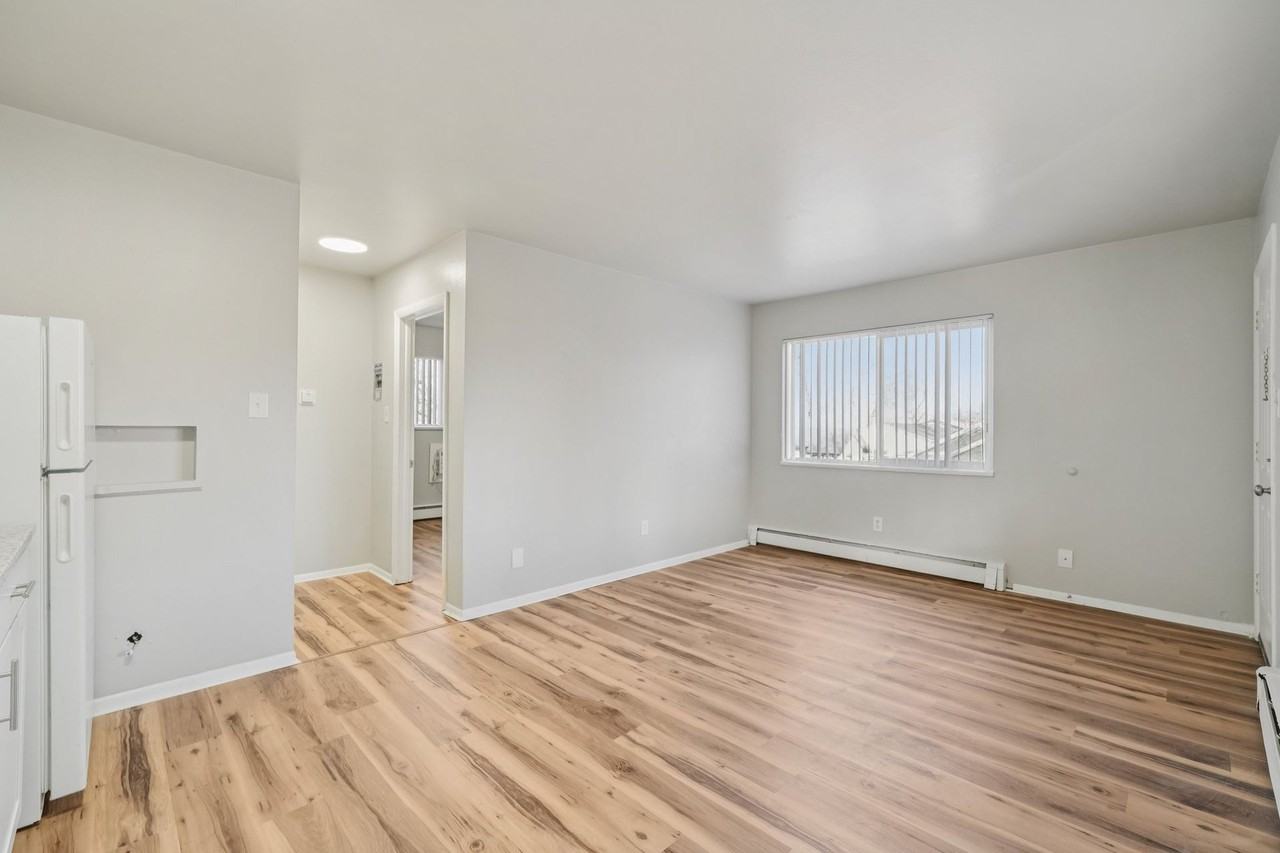 Aspen Creek Apartments - Photo 5 of 9