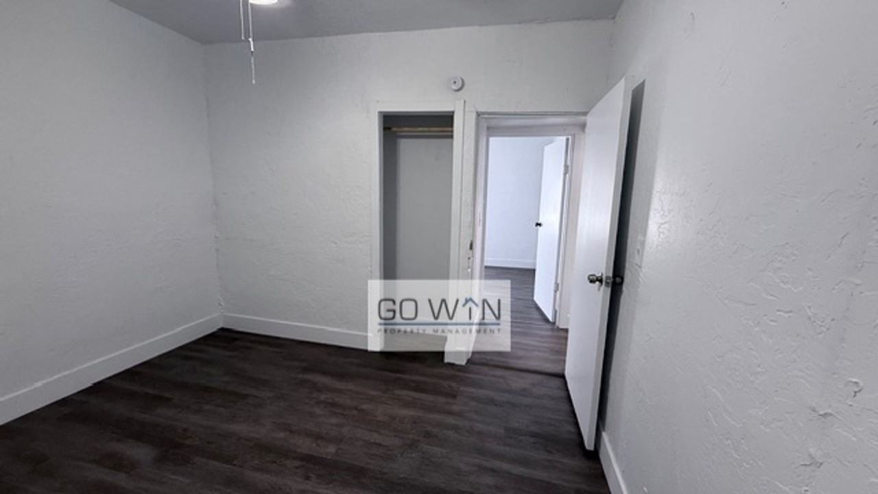 407 N 38th St - Photo 5 of 15