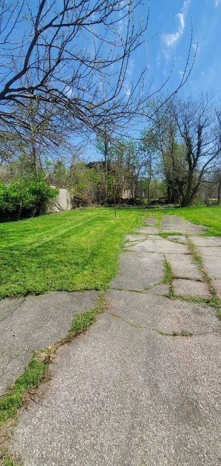 3415 E 114th St - Photo 2 of 26