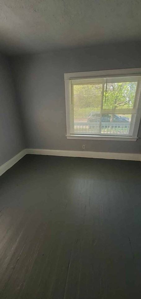 3415 E 114th St - Photo 4 of 26