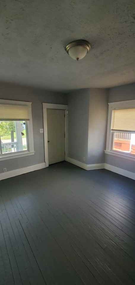 3415 E 114th St - Photo 6 of 26