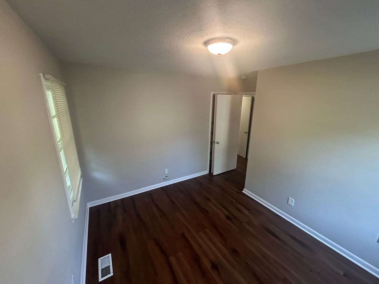 1904 Oglesby Dr Nw - Photo 7 of 8