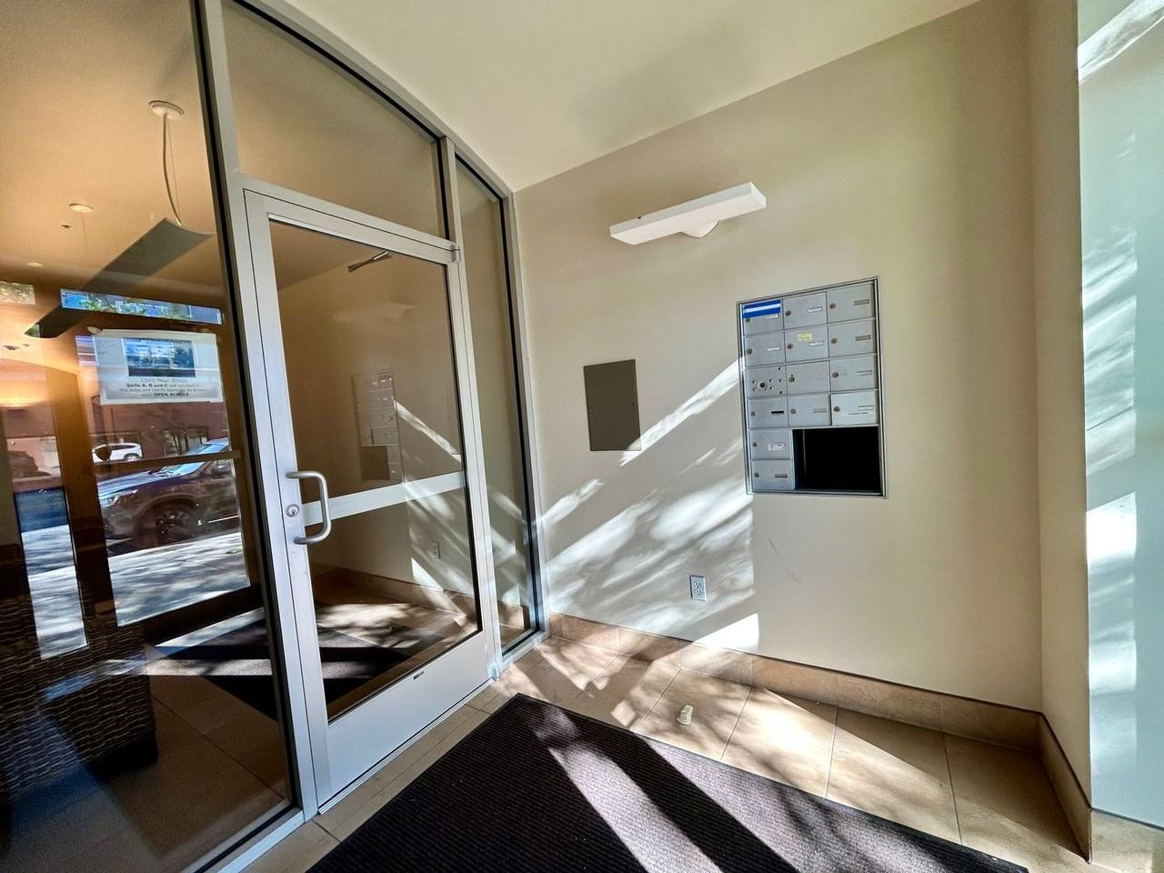 1949 Pearl St - Photo 2 of 42