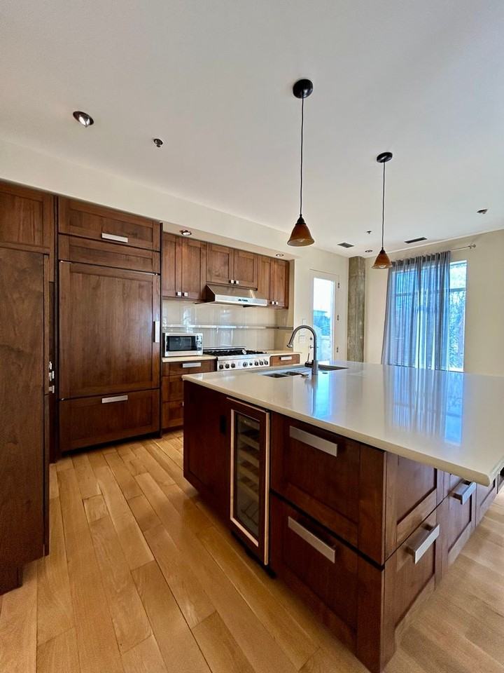 1949 Pearl St - Photo 6 of 42