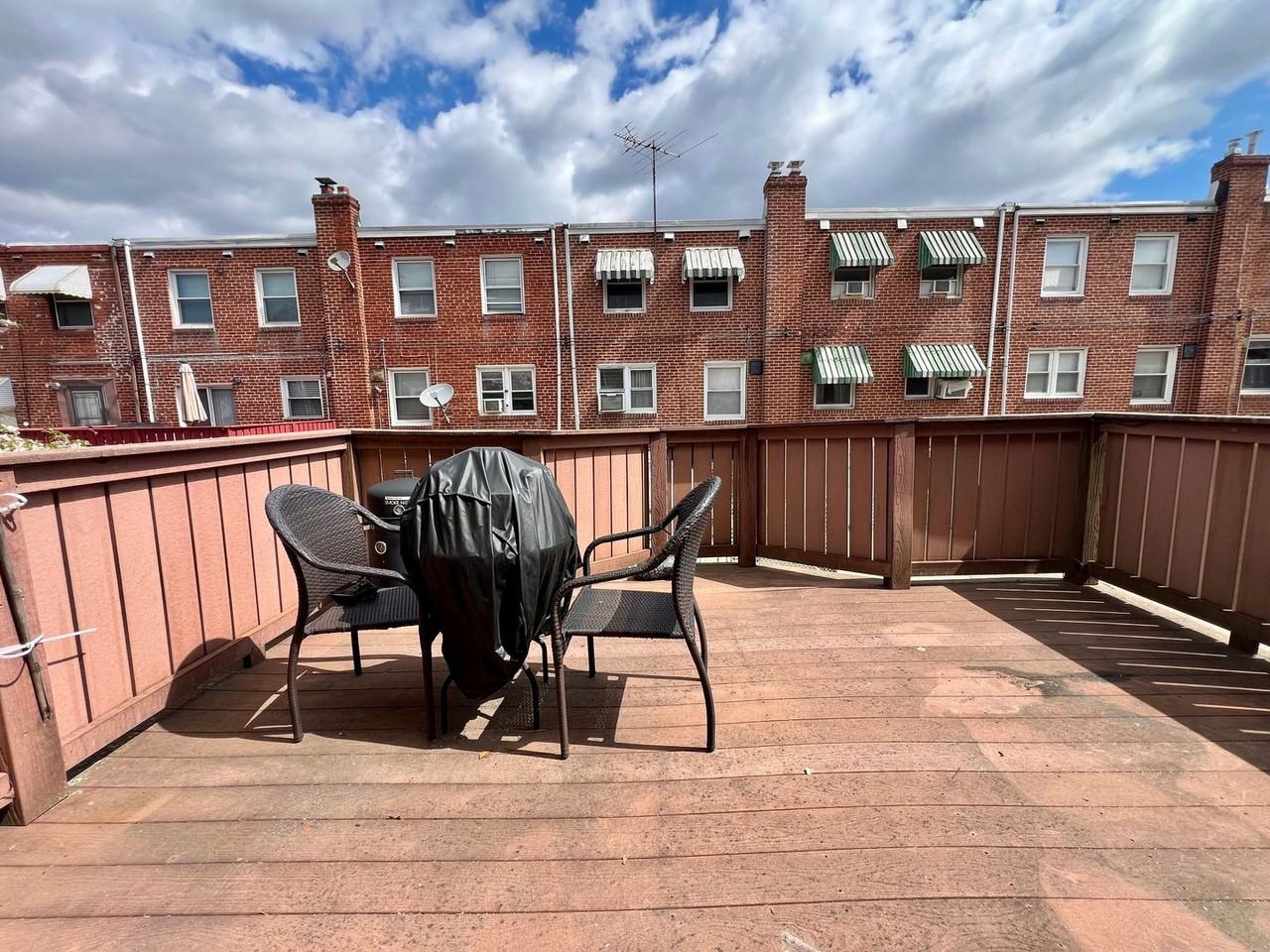 2121 Lardner St - Photo 4 of 23