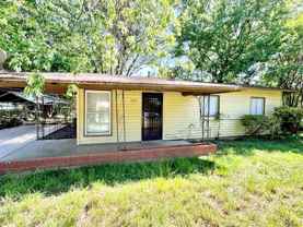 2433 Shepherd Dr Nw - Photo 1 of 1