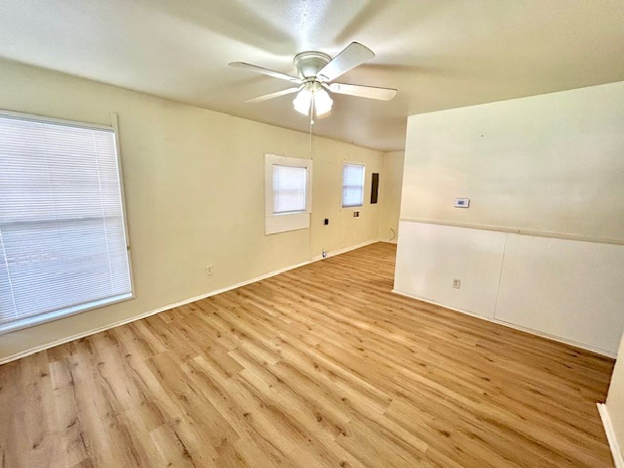 2433 Shepherd Dr Nw - Photo 4 of 12