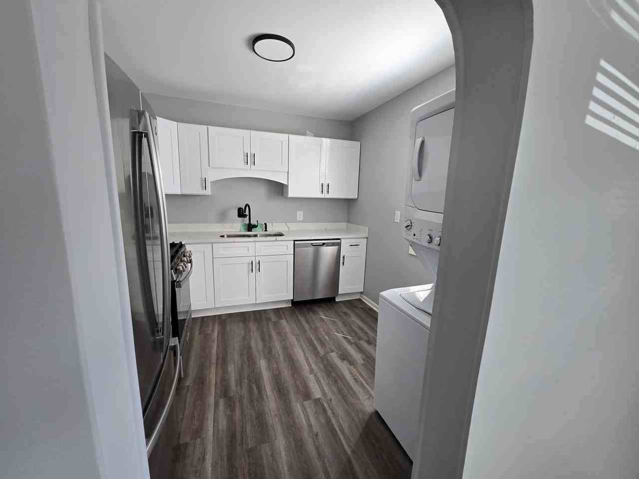 1938 Bellevue Ave - Photo 2 of 5