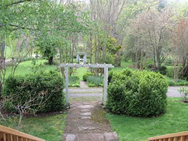 112 Saddle Crk - Photo 4 of 33