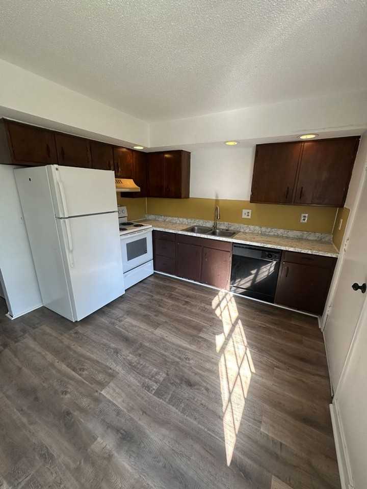 505 Mountain Ridge Rd - Photo 5 of 17