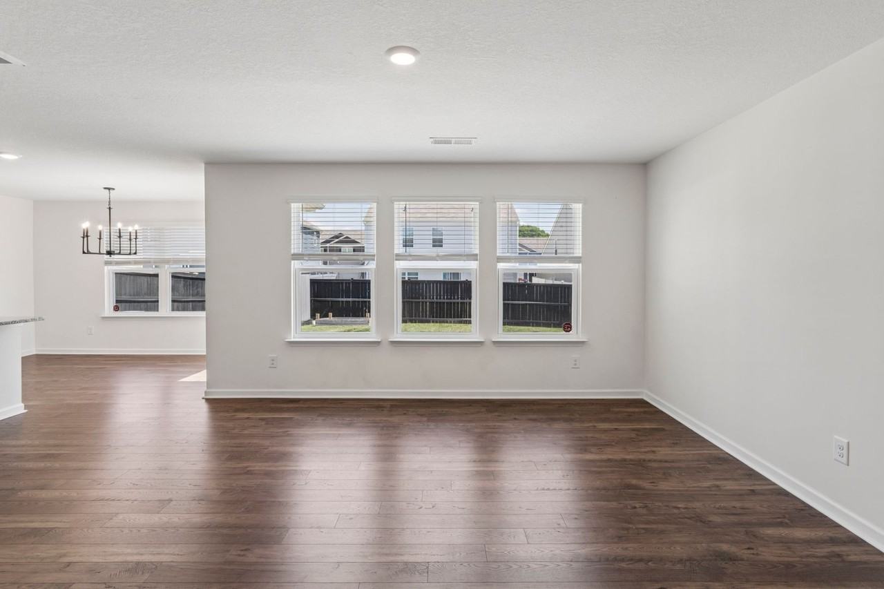 148 Crawford Cir - Photo 2 of 50