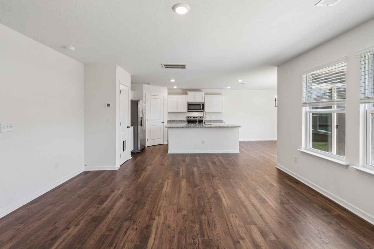 148 Crawford Cir - Photo 3 of 50