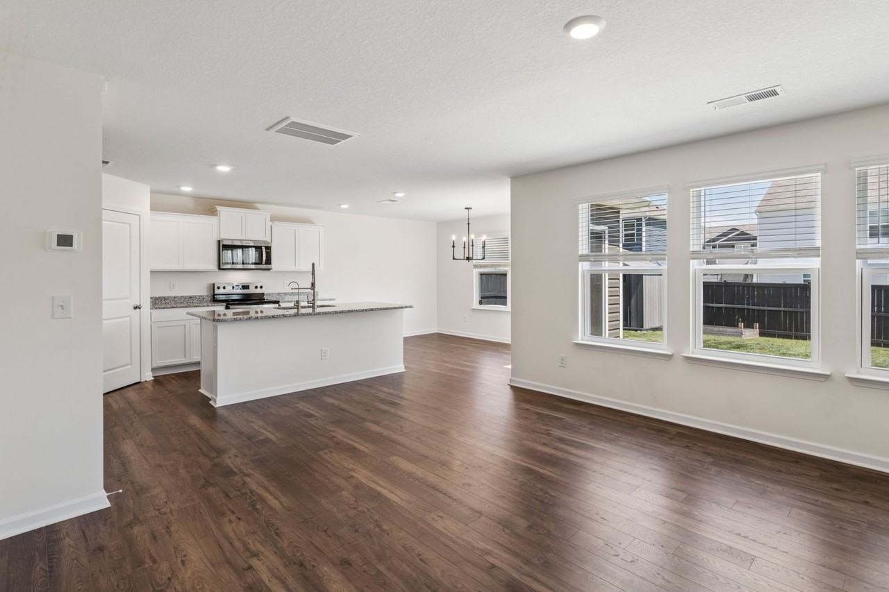 148 Crawford Cir - Photo 4 of 50