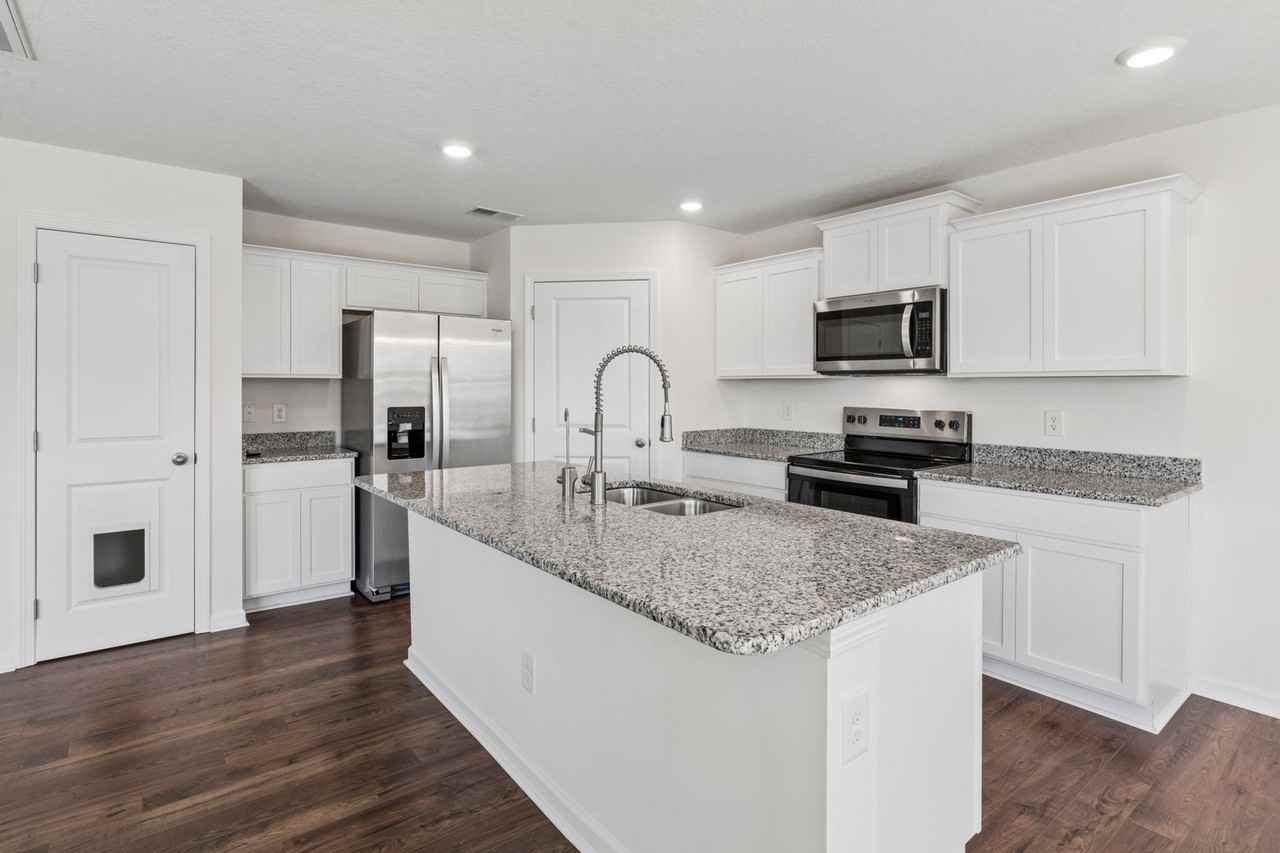 148 Crawford Cir - Photo 5 of 50