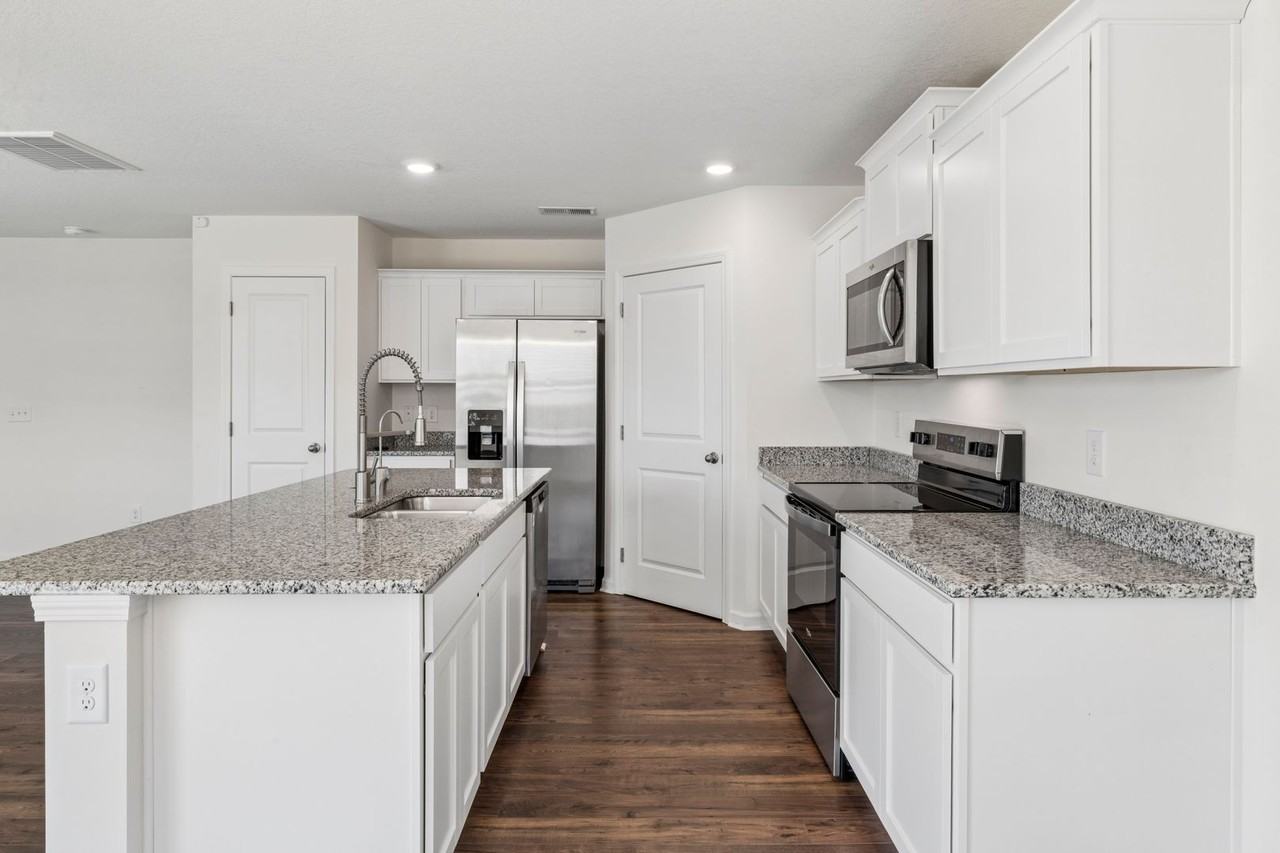 148 Crawford Cir - Photo 7 of 50