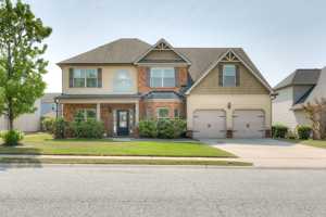featured image of 2514 Ravenna Ln