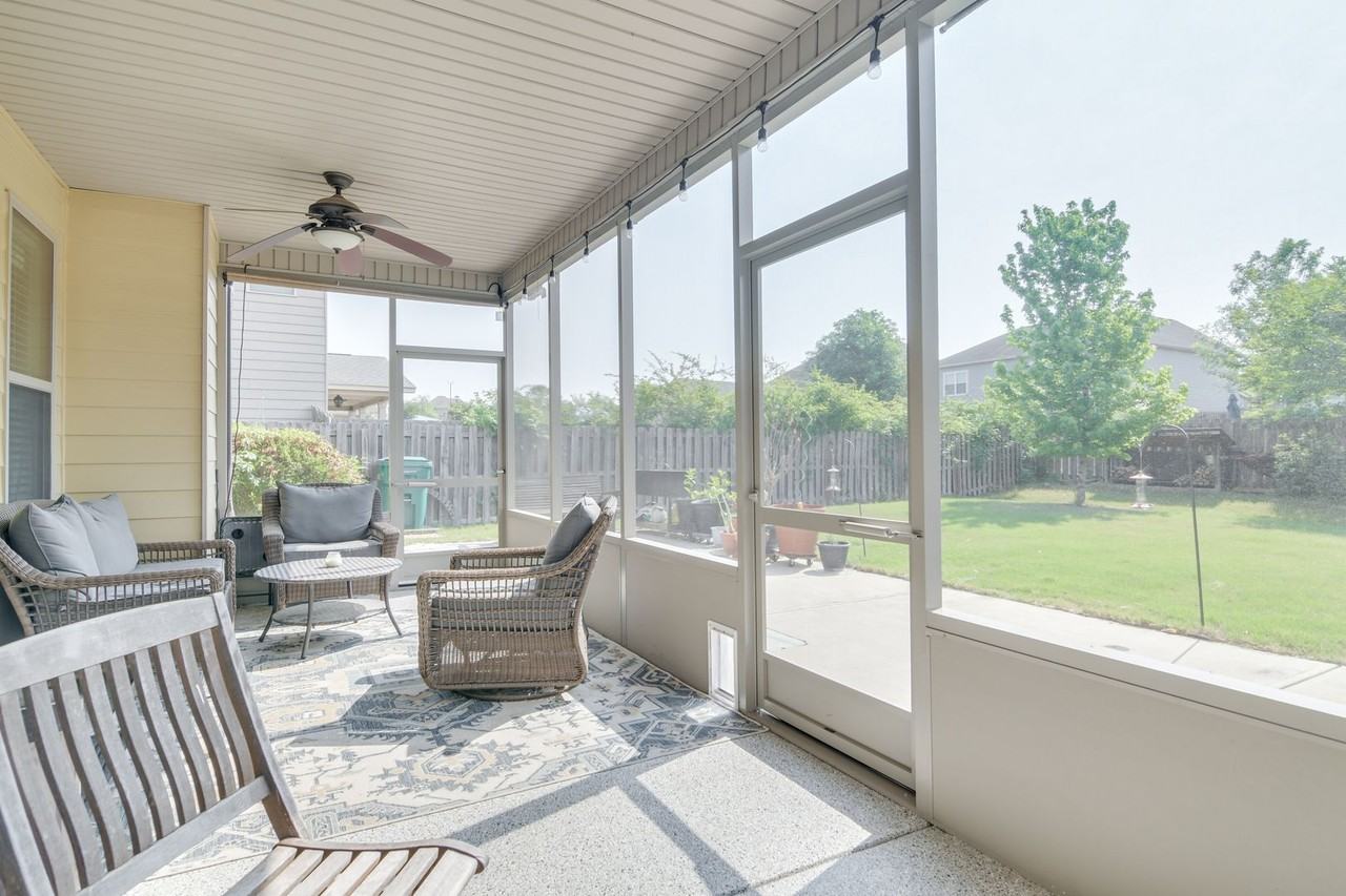 2514 Ravenna Ln - Photo 3 of 50