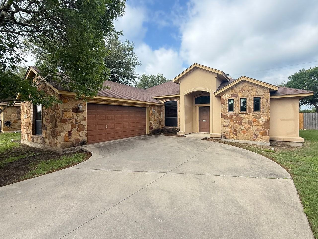 7203 Andalucia St - Photo 2 of 2