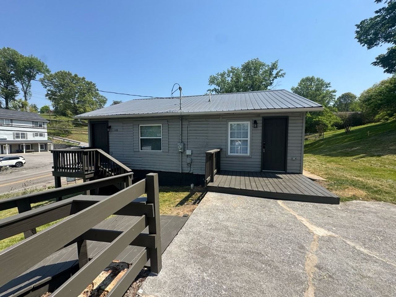 1113 Bloomingdale Pike