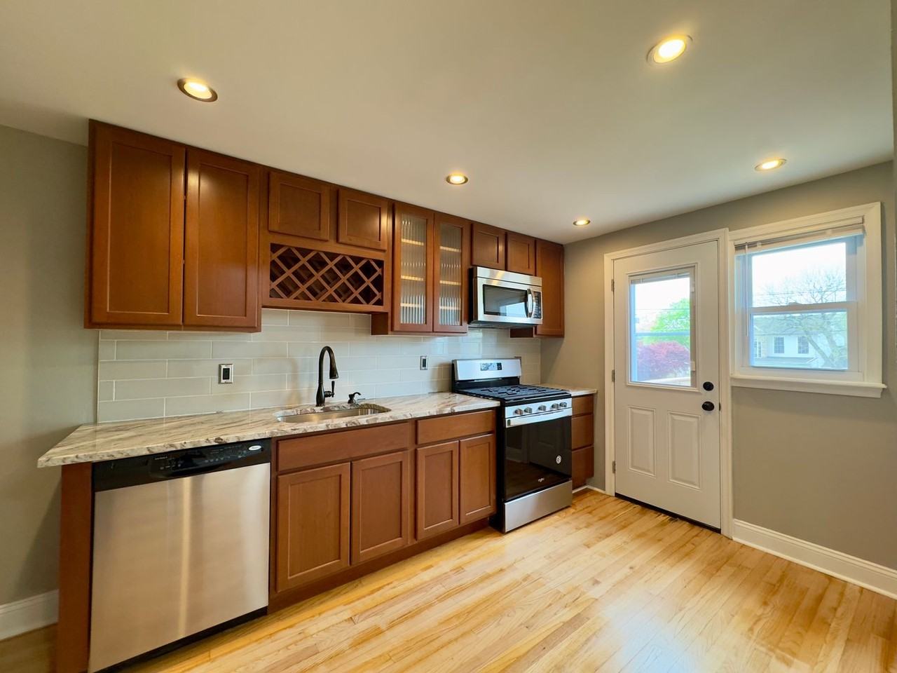 8011 Stratman Rd - Photo 7 of 22