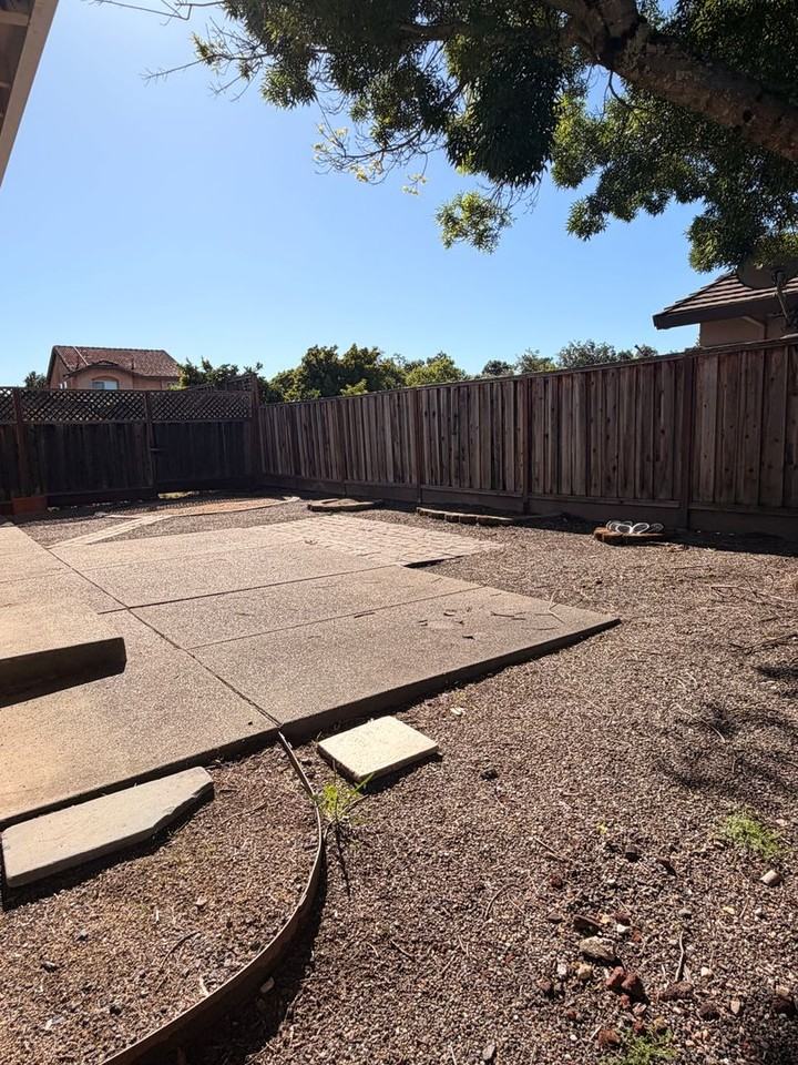 1011 Ventana Dr - Photo 2 of 4