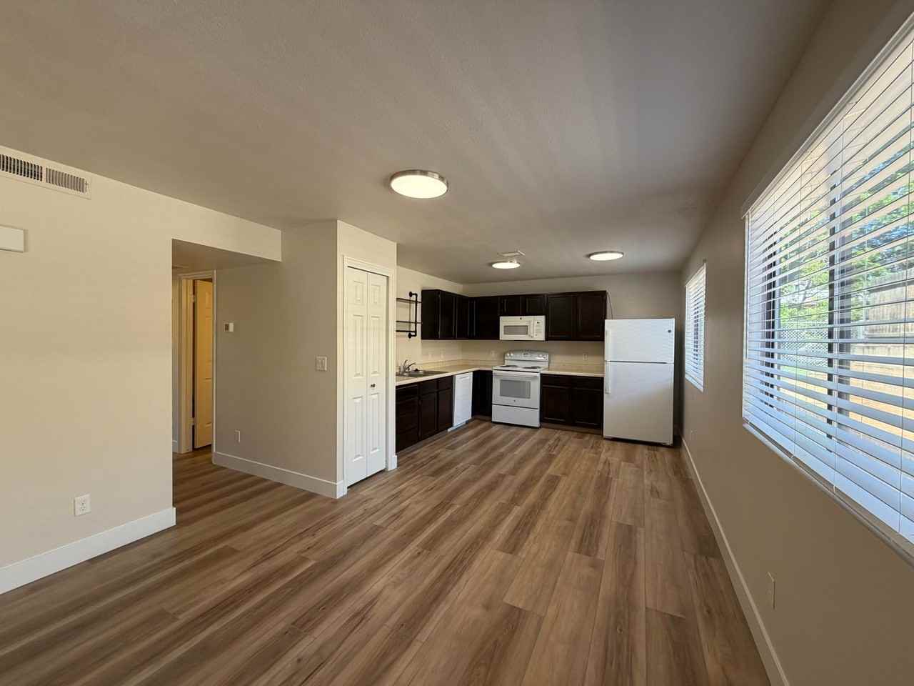 462 W 300 N #8 - Photo 5 of 24