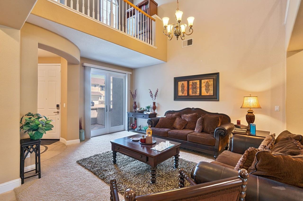 9952 Spring View Way - Photo 5 of 50