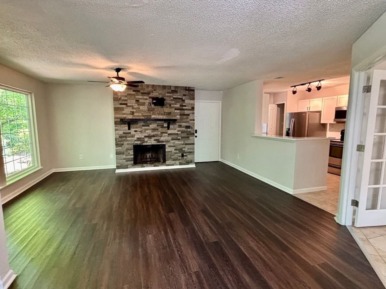 320 Hawkstone Way - Photo 4 of 18