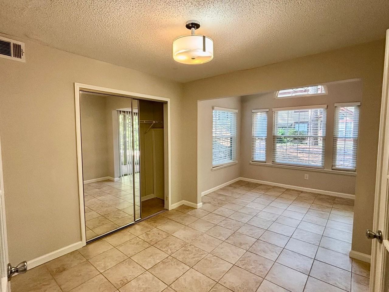 320 Hawkstone Way - Photo 6 of 18