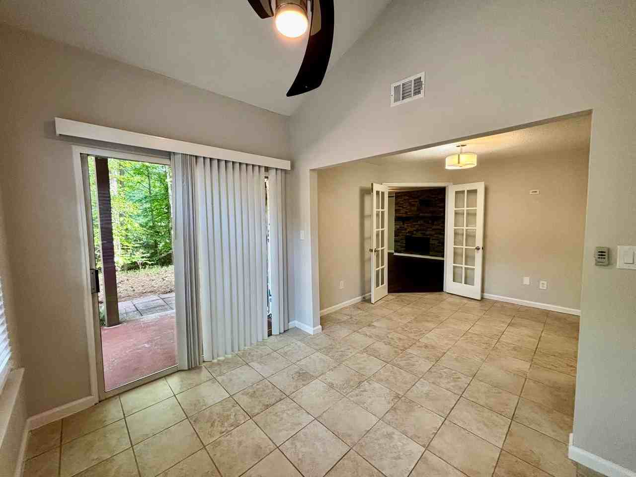 320 Hawkstone Way - Photo 7 of 18