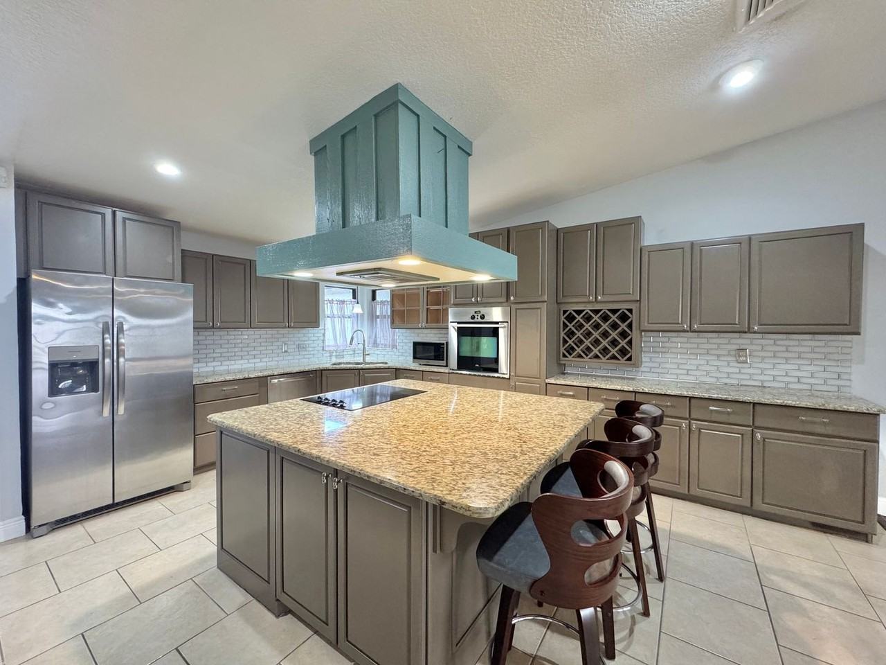 2410 Hartridge Point Dr W - Photo 7 of 50