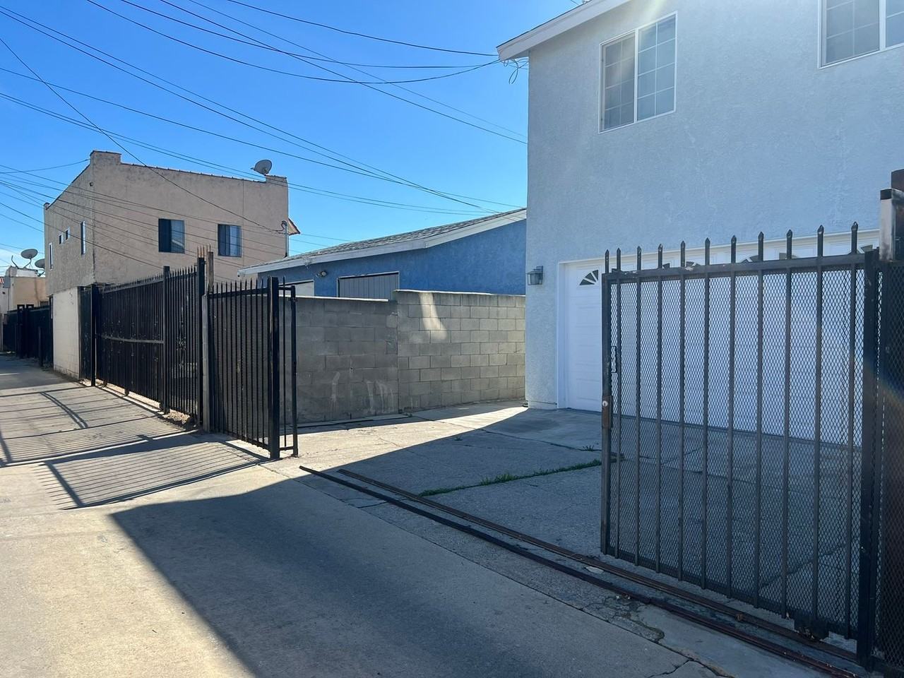 1454 Gaviota Ave - Photo 2 of 12