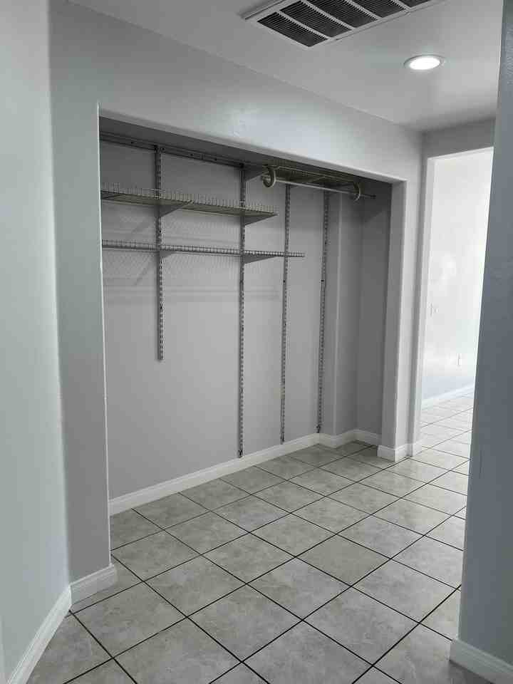 1454 Gaviota Ave - Photo 6 of 12