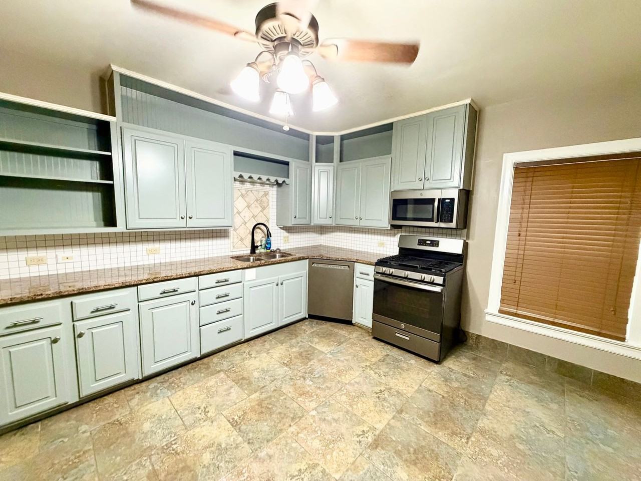 1901 N 28th St - Photo 6 of 18