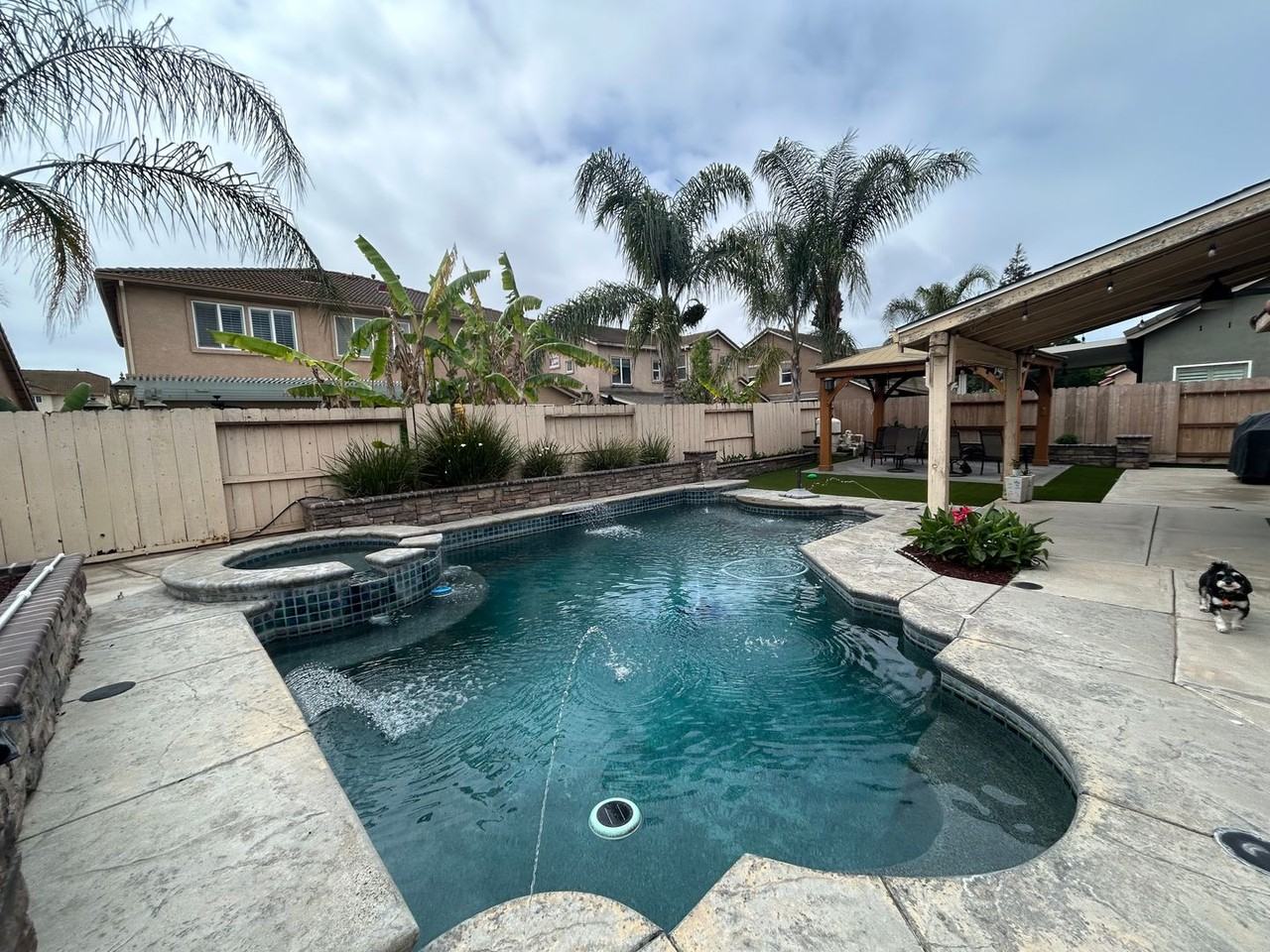 3052 Red Oak Ct - Photo 2 of 3