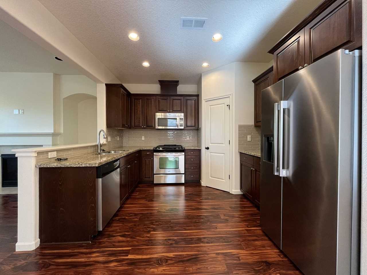 16381 Nw Rossetta St - Photo 7 of 44