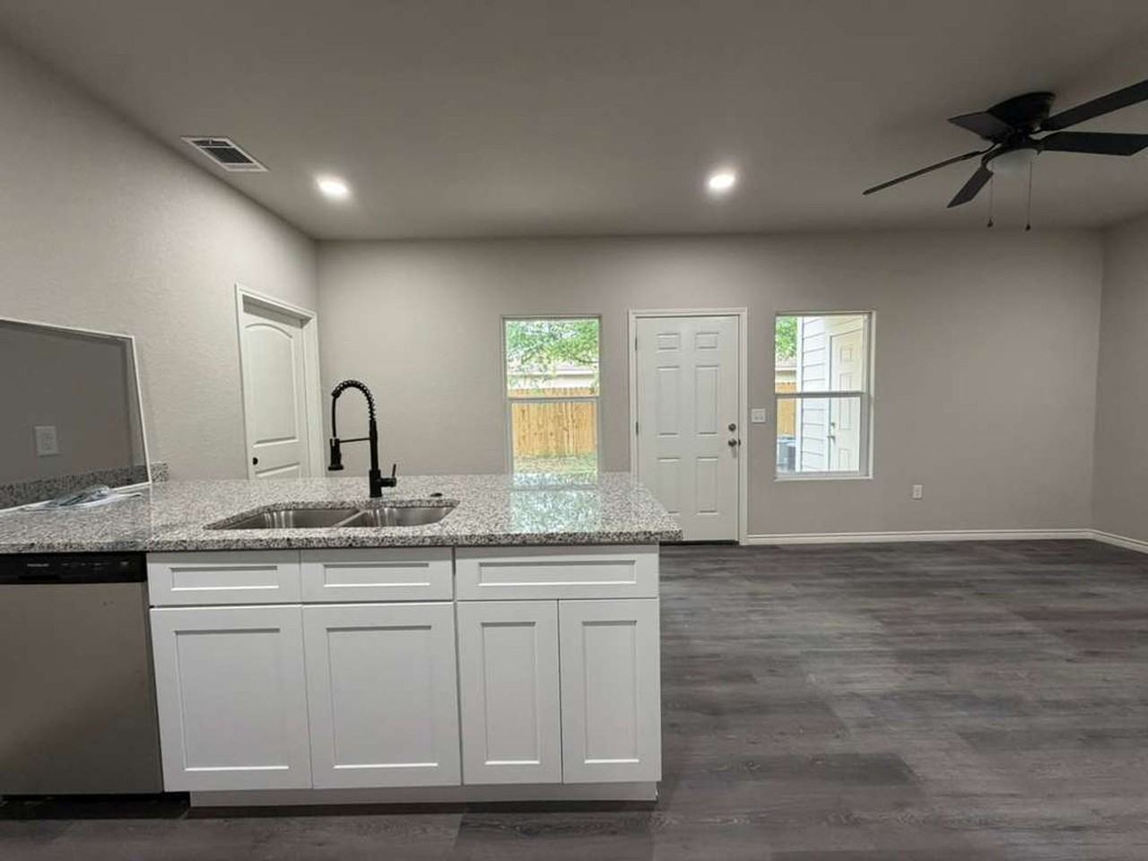 7610 Windsor Oaks - Photo 6 of 13