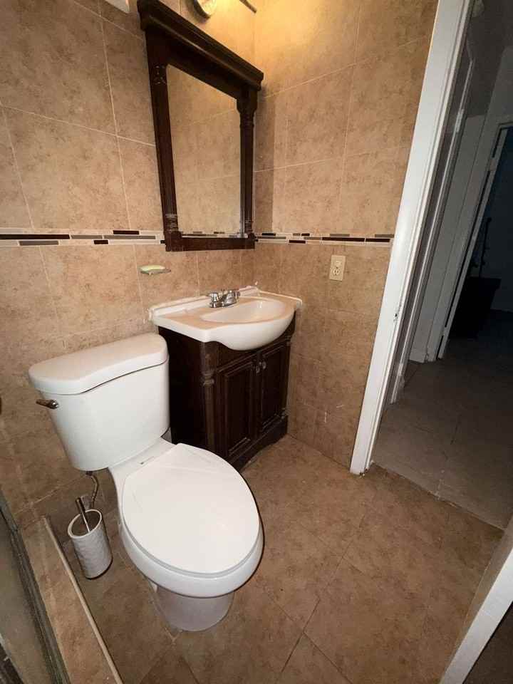 282 282 NW 98th St Miami 33150 - Photo 5 of 50