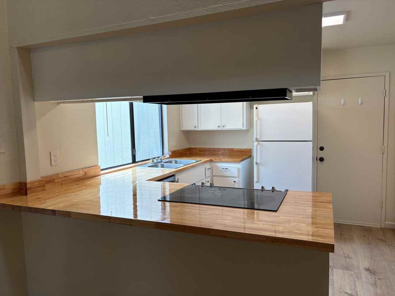 1682 Colusa Ave - Photo 2 of 13