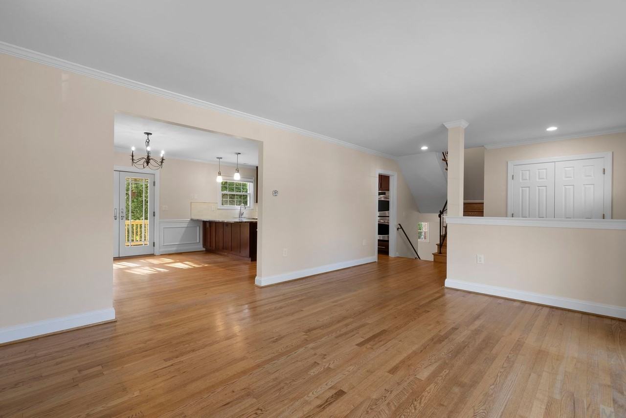 9836 Belhaven Rd - Photo 5 of 50