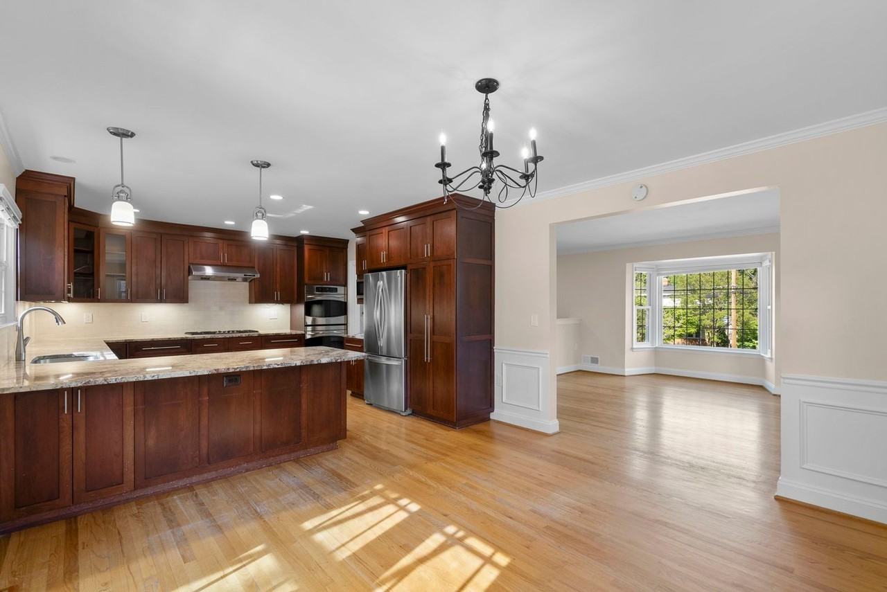 9836 Belhaven Rd - Photo 7 of 50