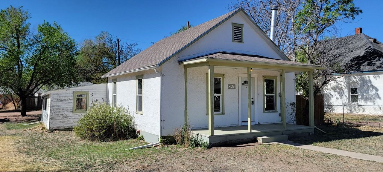 826 Forest Ave - Photo 2 of 21