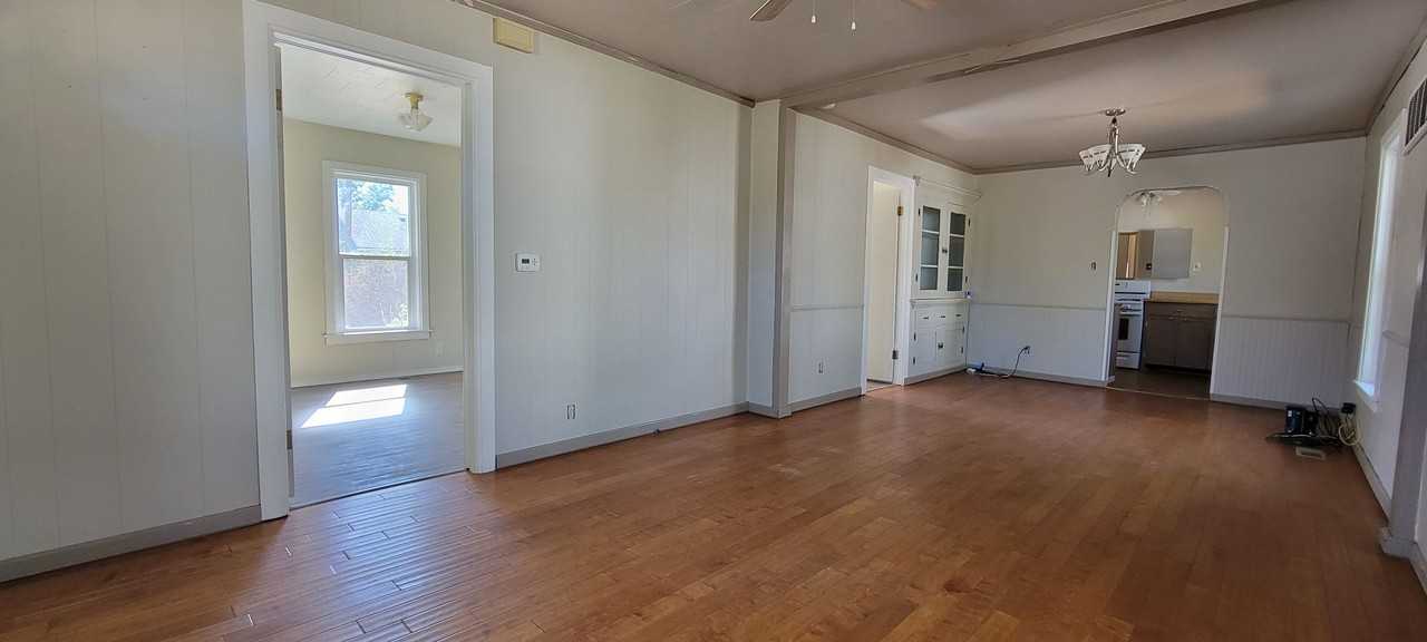 826 Forest Ave - Photo 5 of 21