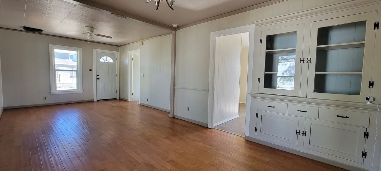 826 Forest Ave - Photo 7 of 21