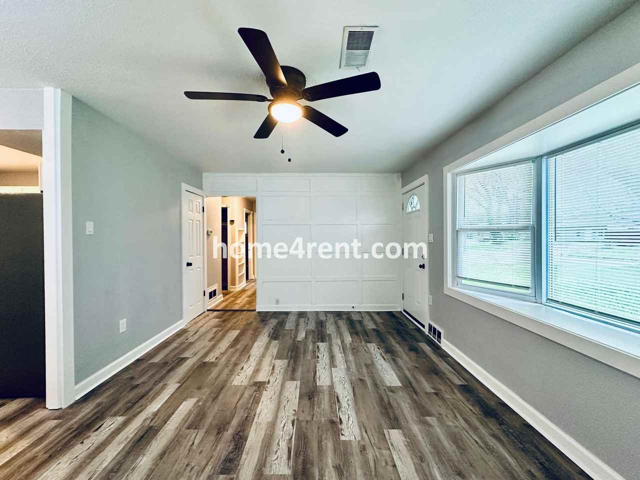 7119 E 111th Ter - Photo 3 of 32