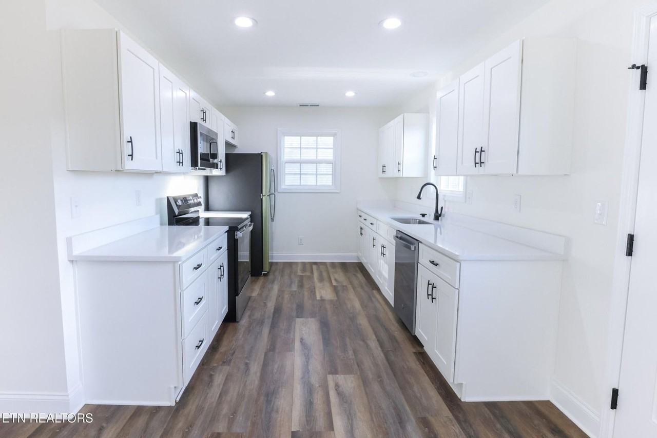 105 Ken Lewis Way - Photo 3 of 12