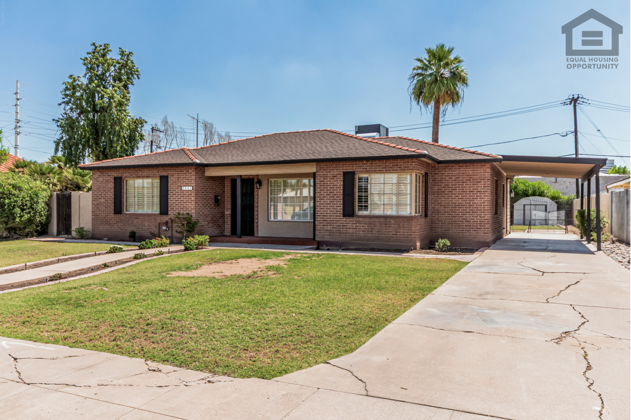 2807 N 8th Ave - Photo 3 of 50