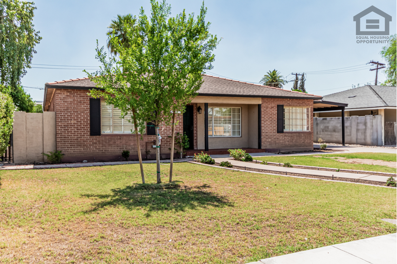 2807 N 8th Ave - Photo 4 of 50